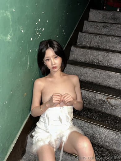 【2023_09_22】Dressing_up_by_maid,_and_nicely_do_everything_that_my.m4v